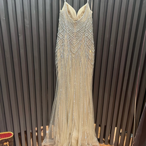 NWT Size 6 pageant/ wedding/ prom gown - Picture 3 of 11